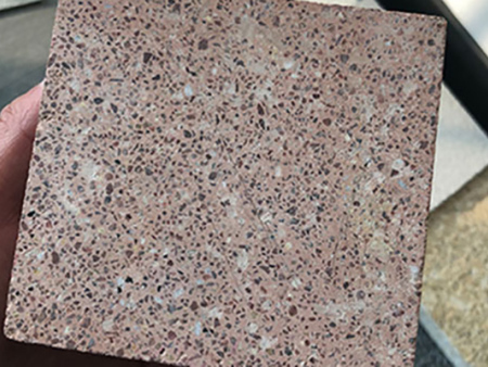 【48812】一致科技野外石英砖厂家：仿石材陶瓷PC砖的特性与使用价值